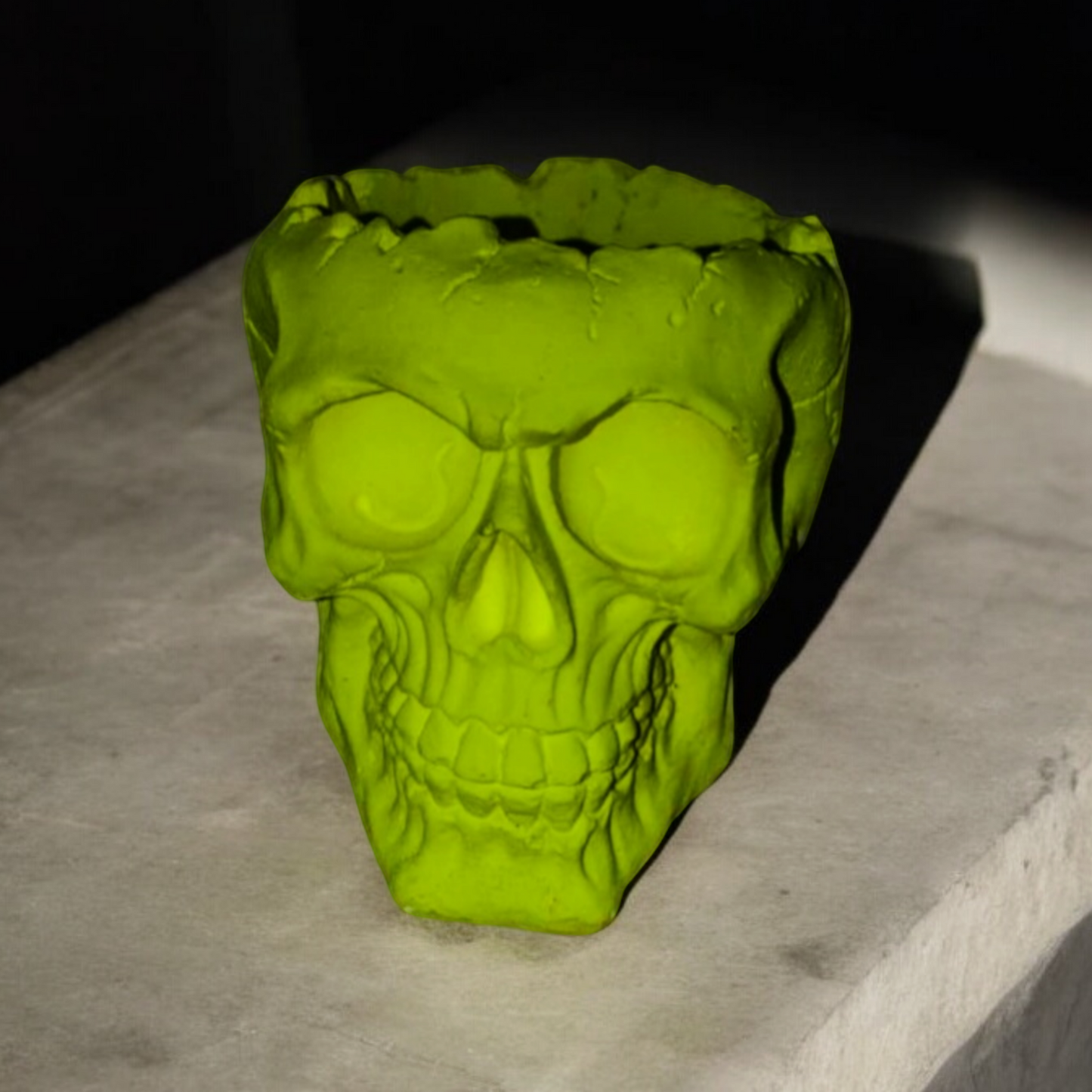 Glow in the Dark Skull Pot